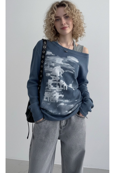 Köstebek Madonna Collar Vintage Long Sleeve Sweatshirt