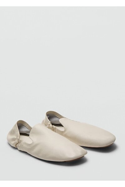 MANGO Woman Büzgülü deri ayakkabı