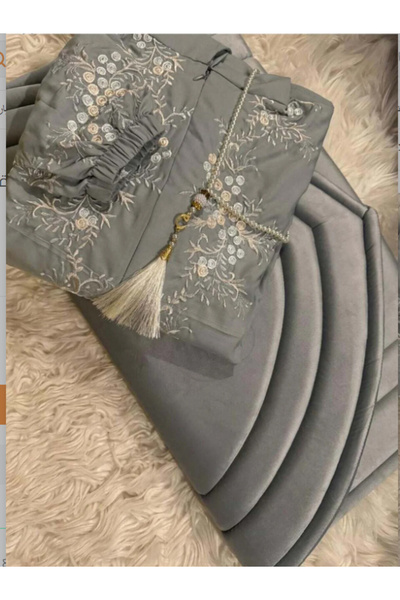 MAJESTIC LUXURY PRAYER RUG طقم صلاة يتكون من سجادة صلاة اسفنج مبطن مطرز مع شر...