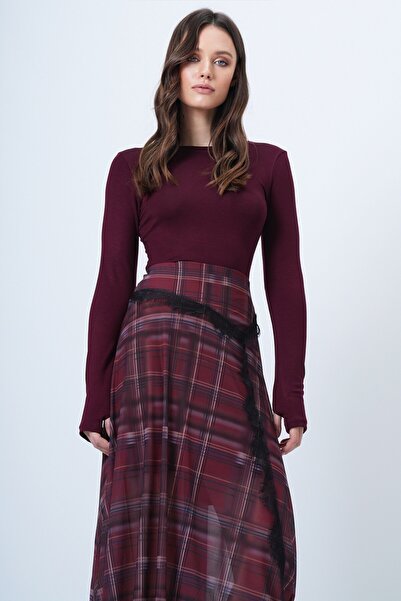 VAGGON Finger Detailed Crew Neck Basic Blouse