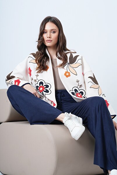 VAGGON Embossed Floral Embroidered O Oversized Jacket