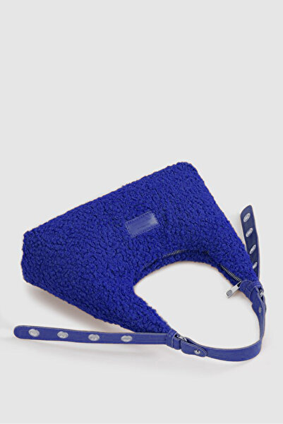 KOÇAK ÇANTA Women's Faux Fur Woven Baguette Bag