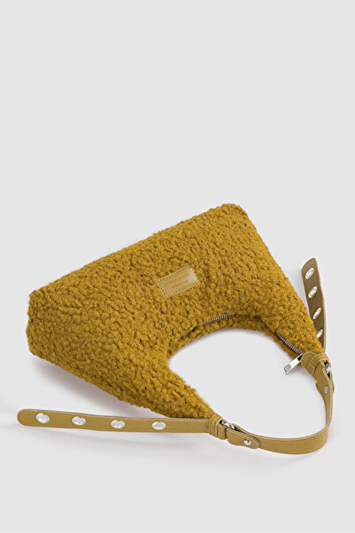 KOÇAK ÇANTA Women's Faux Fur Woven Baguette Bag