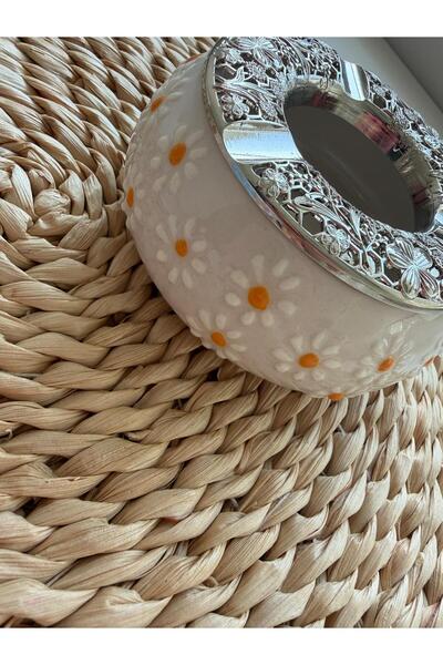 Bumelo منفضة سجائر سيراميكية بغطاء على شكل زهرة الأقحوان