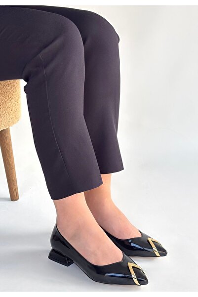 Cream Goes Black Patent Leather Ballerina Shoes