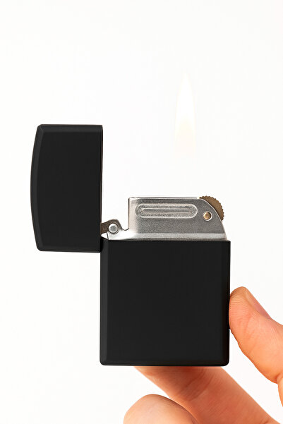 Hunter Mat Siyah Metal Çakmak – Şık, Yeniden Doldurulabilir, Rüzgar Geçirmez