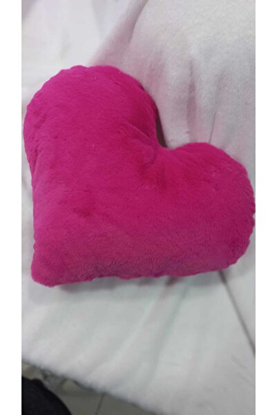 Peluş kalpli yastık