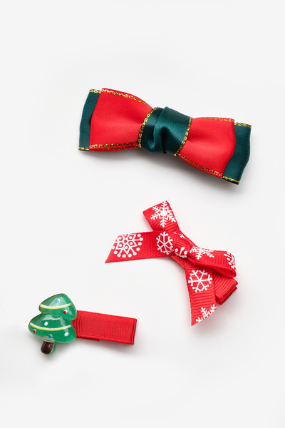 Le Mabelle Girl's 3-Piece Buckle Set with Red Pine Tree Figure