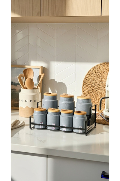 Generic This spice and seasoning storage jar set features a perfect design that adds a stunning touch to your kitchen decor.