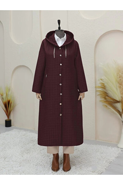nedo7 Long quilted coat with chain detail at the neck - burgundy