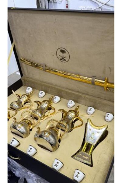 Nakheel صندوق نحاسي سيفين ونخلة رويال