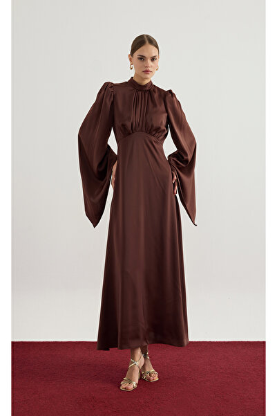 Birgül Bektaş Φόρεμα με φαρδιά λεπτομέρεια στα μανίκια