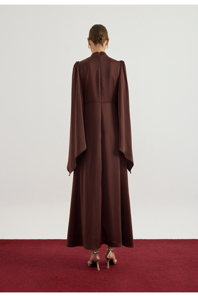 Birgül Bektaş Φόρεμα με φαρδιά λεπτομέρεια στα μανίκια