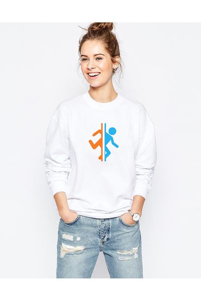 QIVI سويت شيرت نسائي محبوك من Silhouette Portal مطبوع باللون الأبيض بأكمام طويلة