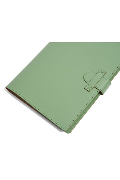 Origin and Undated Agenda, 15 x 21 cm, 240 pages, recycled leather cover, green