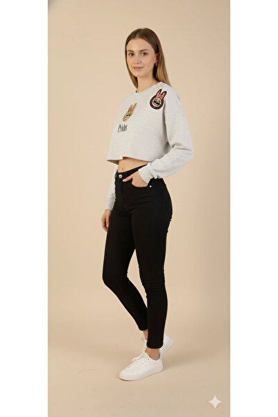 cemo Women's Labubu Character Patch Detailed Crop Sweat Crew Neck Long Sleeve Short Sweat