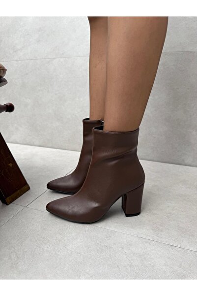 Elvinin Tarzı حذاء قصير بسحاب بلون بني مرير من فيستا