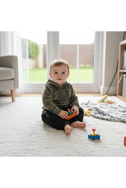 alqarat Baby Boy's Velour Hooded Tracksuit Set