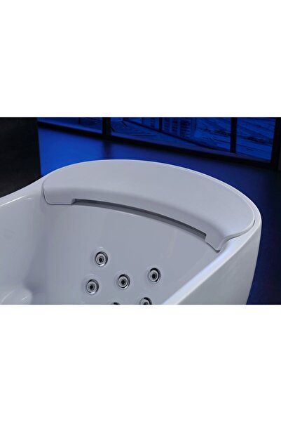 Generic Jacuzzi Model 1611 - Modern and contemporary design
