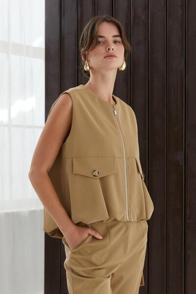Naar 22709 Vest Beige