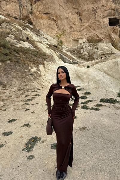 Sorridi Rochie cu drapat șlițuri laterale, cu accesorii aurii și detaliu la f...