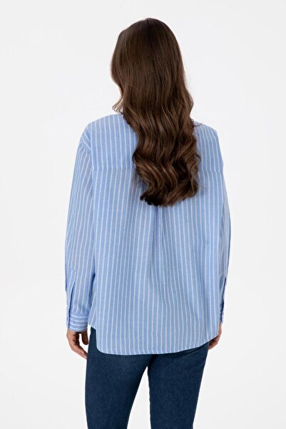 U.S. Polo Assn. Cămașă cu mânecă lungă cu dungi albastru deschis supradimensionat pentru femei TEKSPOR232747.5