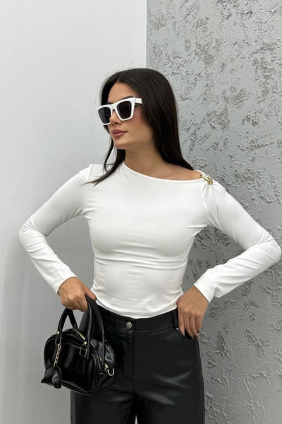 oshebu Women's Shoulder Accessory Detailed Blouse