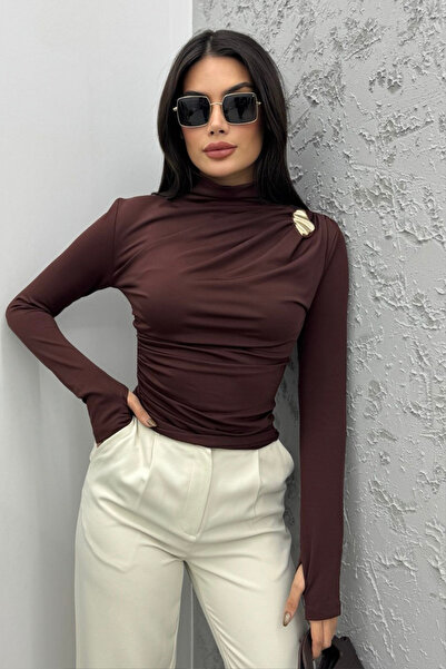 oshebu Women's Mock Neck Buckle Finger-Loop Blouse