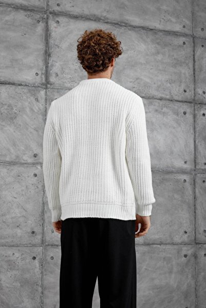 NOMARC Ecru White Mrk Circular Neck Knitted Tricot
