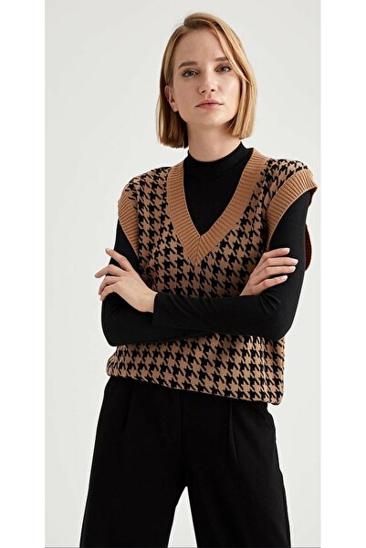 Abalı Yeni sezon " Kadın Regular Fit Kazayağı Desenli Triko"