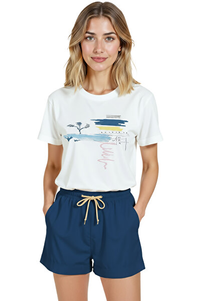 Color Luxe Kadın Beyaz Relaxed Fit %100 Pamuk Tişört – Soyut Suluboya Deniz & Palmiye Baskılı