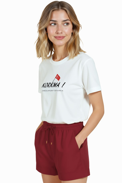 Color Luxe Women's White Relaxed Fit 100% Cotton T-Shirt – Don'T Be Afraid! Turkish Flag Printed