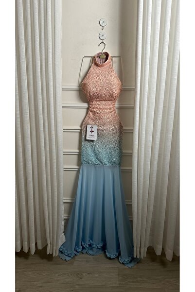 Onila A flesh-toned dress with a tiered sky blue finish for a luxurious eveni...