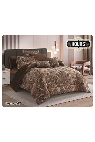 Moon Royal winter bedspread, 8 pieces, from Qasr Al-Arayes, with a classic embossed design and new colors.