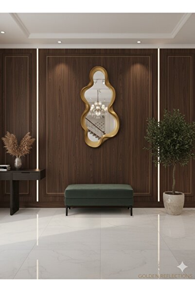 Generic An elegant mirror with a luxurious frame adds a touch of sophistication to any space. 100 x 49 cm
