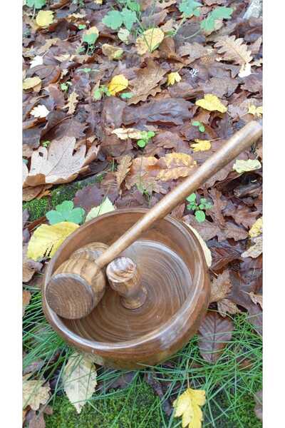 Umut 100% Natural Handcrafted Antique Model Wooden Walnut Nutcracker with Hammer for Cracking Shelled Nuts