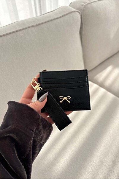 Yuka Atelier Fiyonk Detaylı Parlak Suni Deri Kartlık