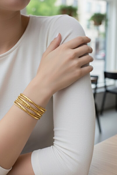 CAŞ DEKORASYON Gold Color Metal Clamp Bracelet