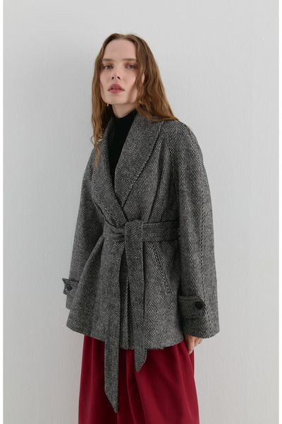 Fatma Atasoy Kruvaze Siyah Balıksırtı Midi Ceket Kaban