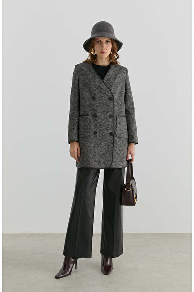 Fatma Atasoy Deri Biyeli Balıksırtı Siyah Ceket Kaban