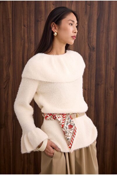 HEQA Collar Detailed Sweater Light Vanilla