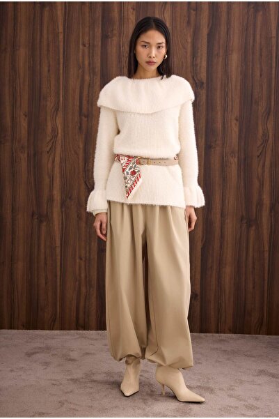 HEQA Collar Detailed Sweater Light Vanilla