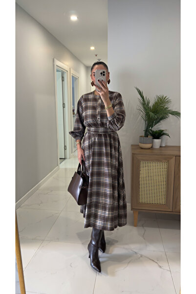 BİRCANÇİL فستان جوييا بحزام منقوش باللونين البني والأزرق