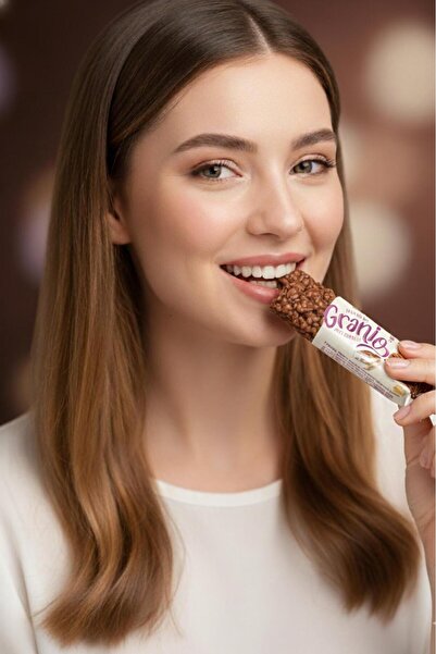 GRANIO Sütlü Çikolata Kaplamalı Tiramisu Aromalı Karamelize Bisküvili Tahıl Bar 40 gr X 12 Adet