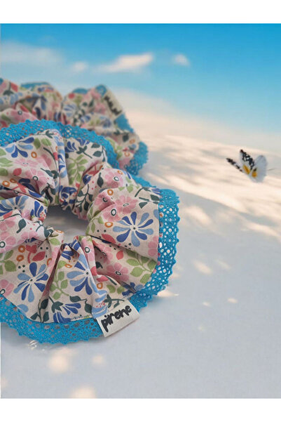 Pirene ليورا سكرنشي، بحواف من الدانتيل