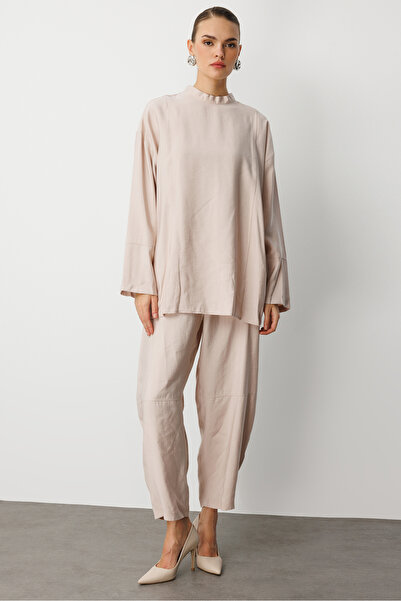 Mizalle Oversize Yüksek Yaka Modal Karışımlı Bej Rengi Tunik