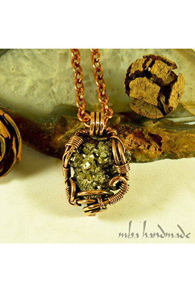 mba handmade jewelry قلادة نحاسية أصلية مصنوعة يدويًا من كريستال البيريت الطب...