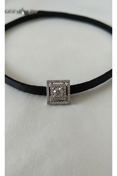 Süspüs Accessories 925 Ayar Zirkon Taşlı Kare Figürlü Deri Kordonlu Choker Kolye