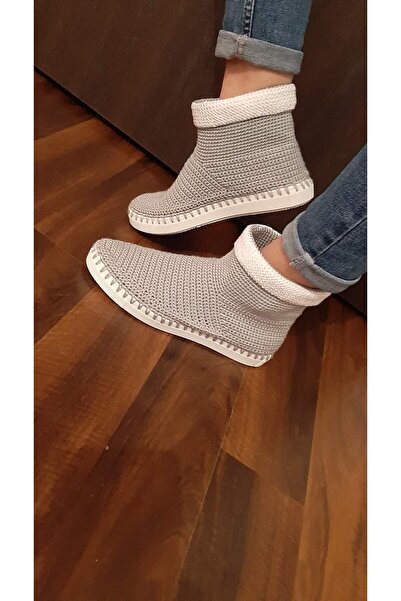 Magicraft2025 Hand crocheted boots in shades of gray and white
