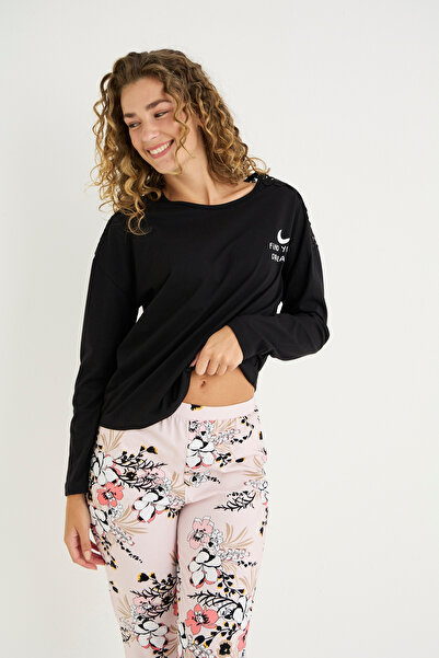 İPEKTENİM Omuz Dantel Detaylı Yazı Baskılı Çiçek Desenli Pijama Takımı